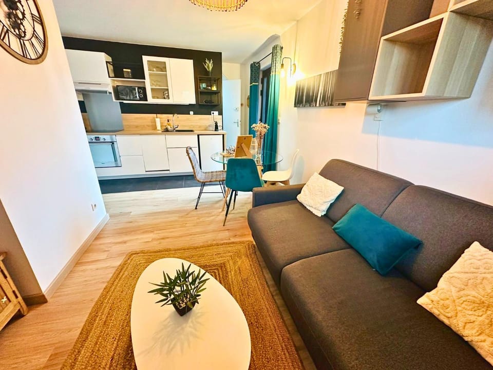 Living room, Seating area, Dining area, kitchen