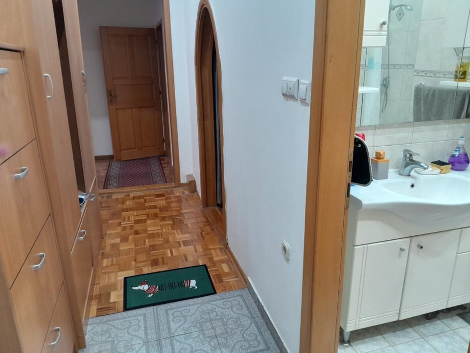 Bathroom, wardrobe
