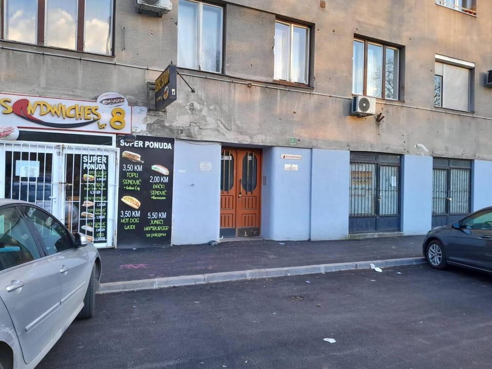 Property building, Neighbourhood, Parking