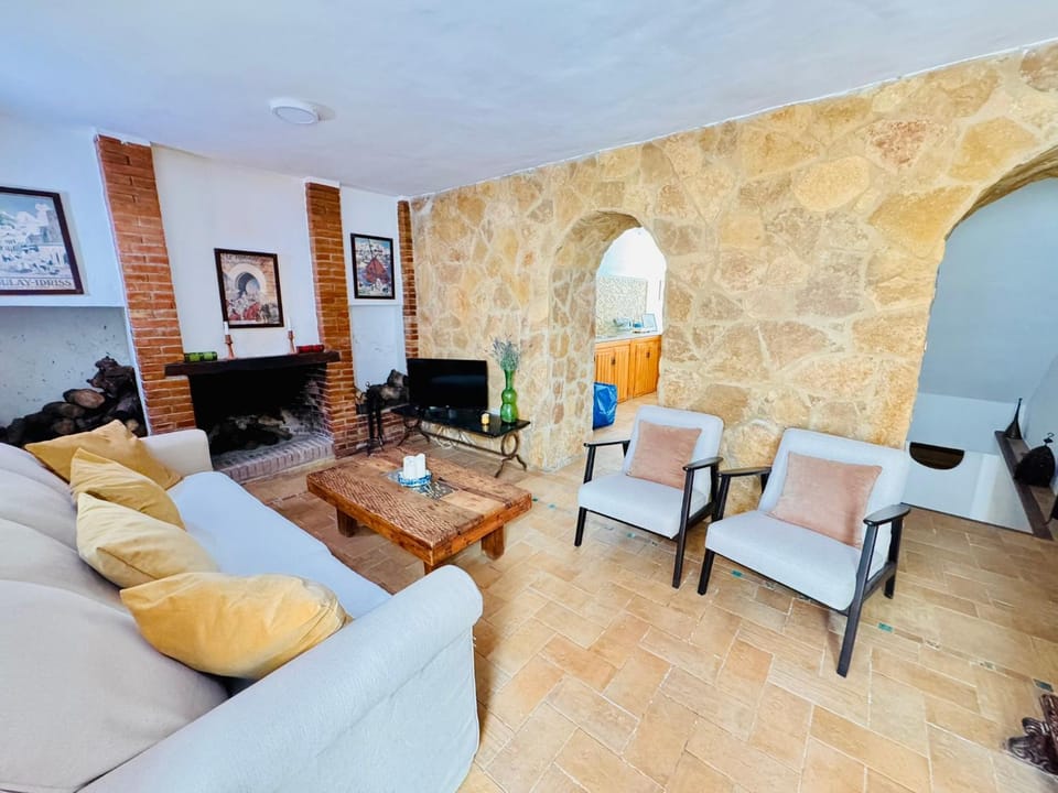 TV and multimedia, Living room, fireplace, fireplace