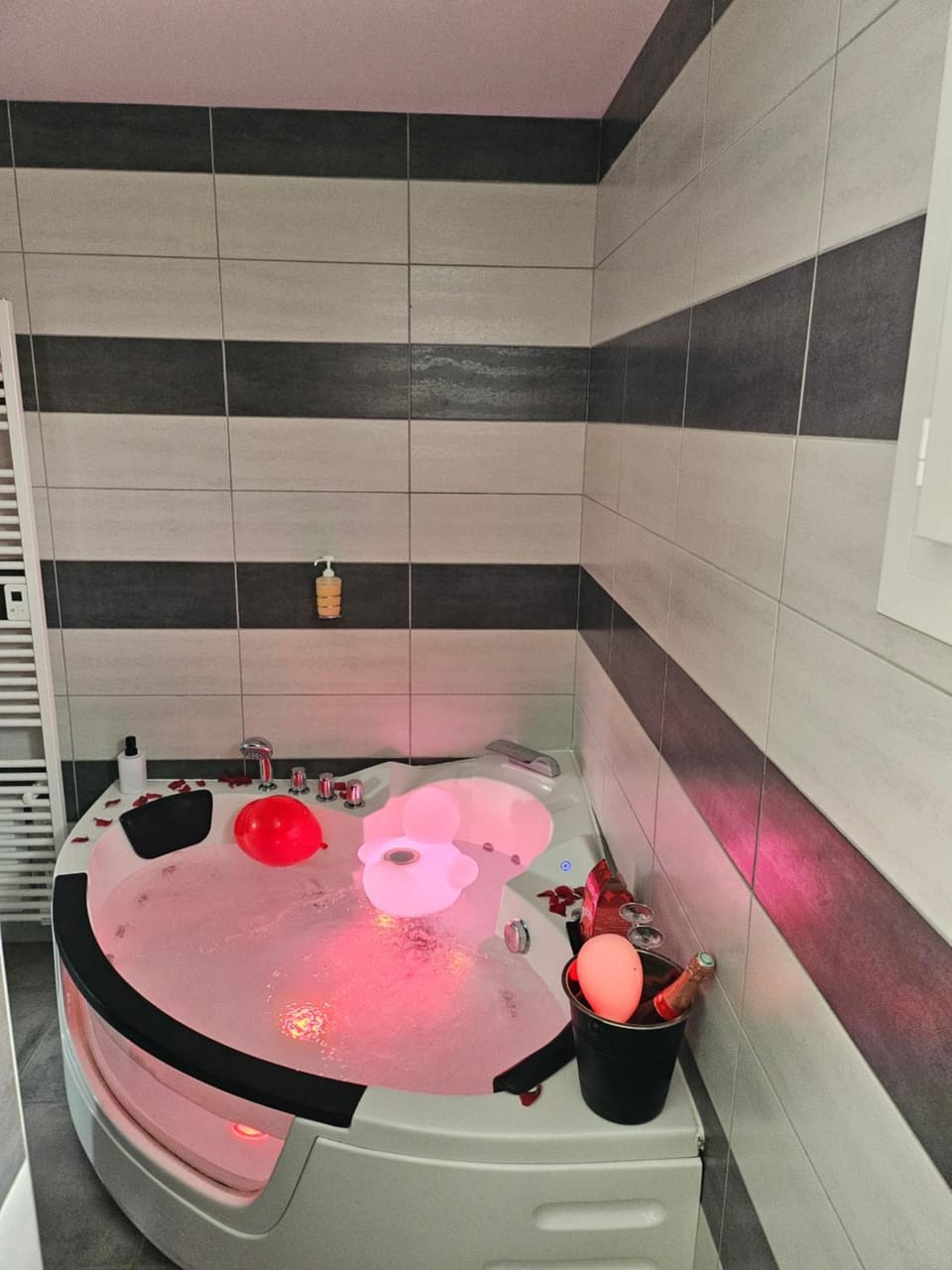 Hot Spring Bath, Hot Tub