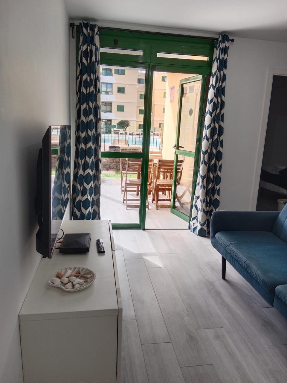 Living room, Pool view