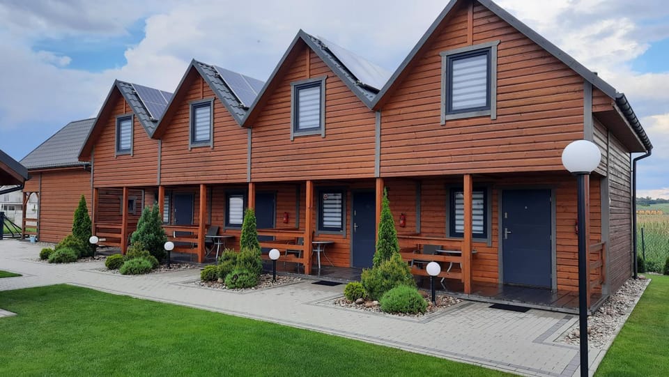 Property building, Spring, Day, Garden, Garden view