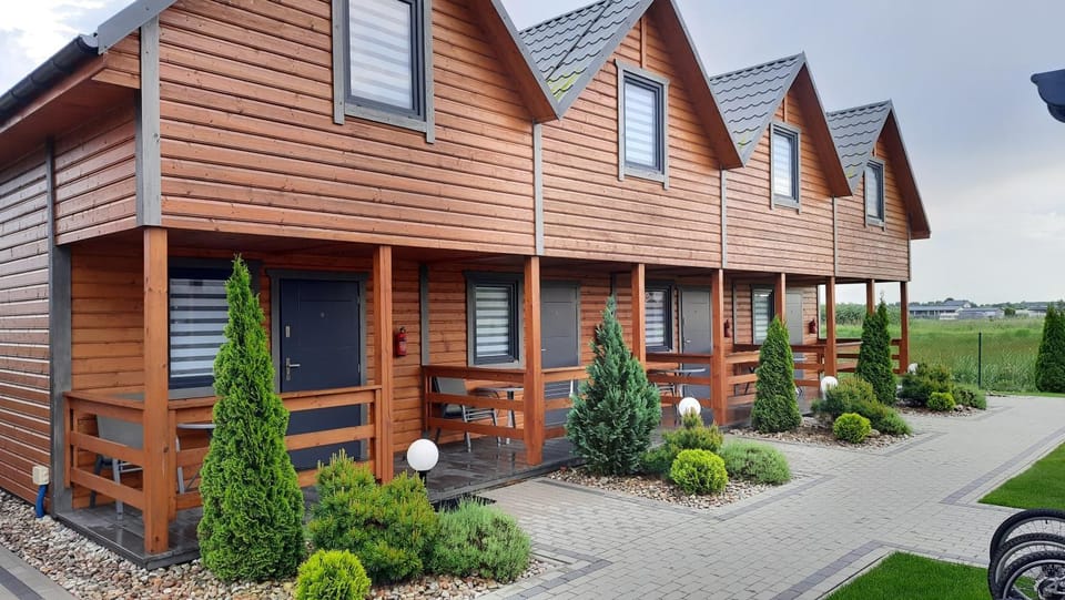 Property building, Spring, Day, Garden, Garden view