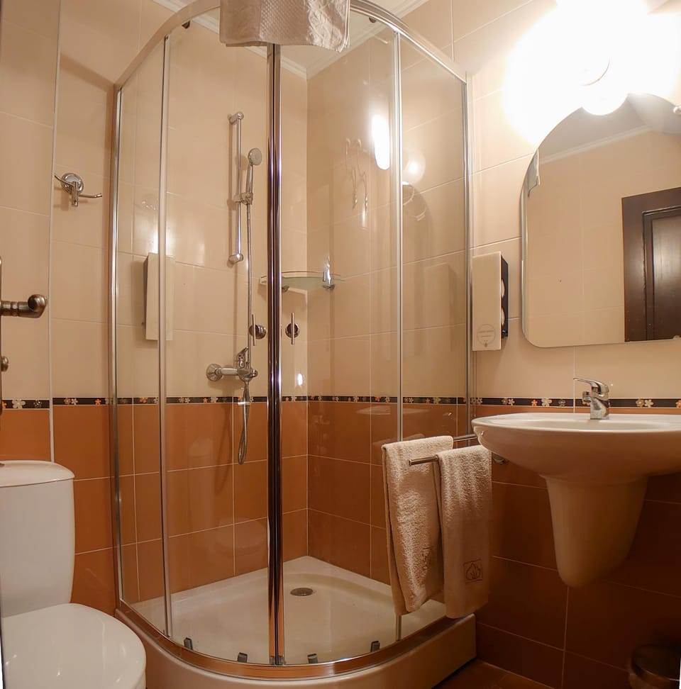 Shower, Bathroom, towels