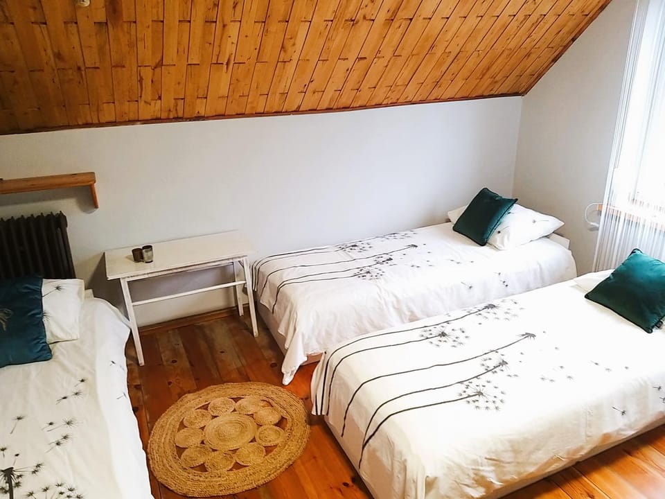 Bed, View (from property/room), Photo of the whole room, Decorative detail, Bedroom