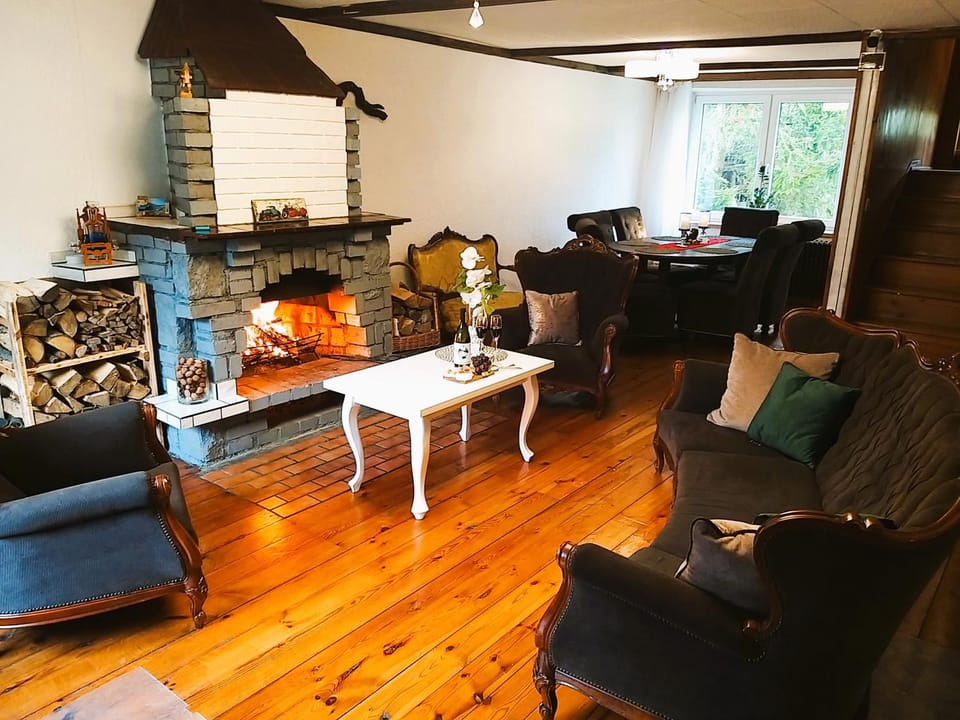 Living room, Decorative detail, Seating area, Dining area, flat iron