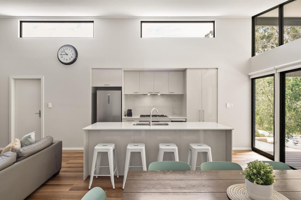 Forest Getaway - walk to Margaret River town - NEW House in Margaret River