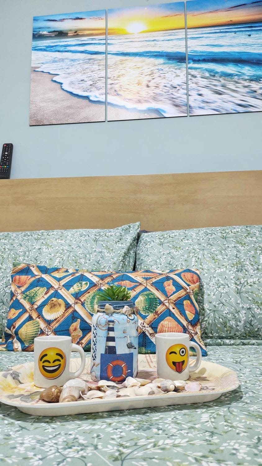 Apto Centro Ubatuba com Varanda Gourmet, Suíte, Piscina e Garagem Privativa Coberta Apartment in Ubatuba