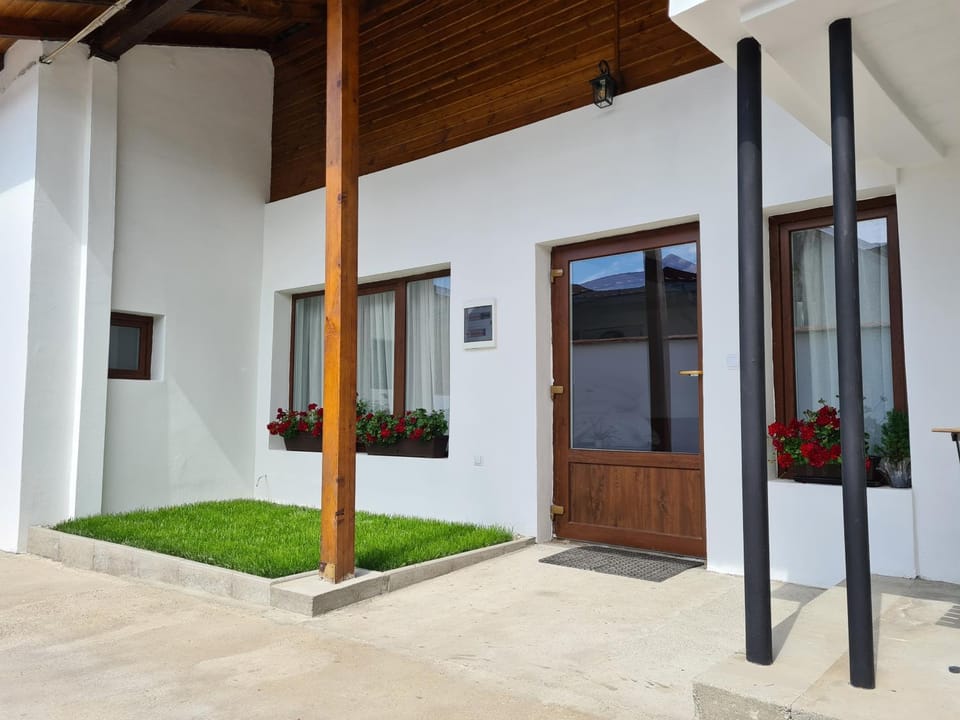 Facade/entrance, Garden