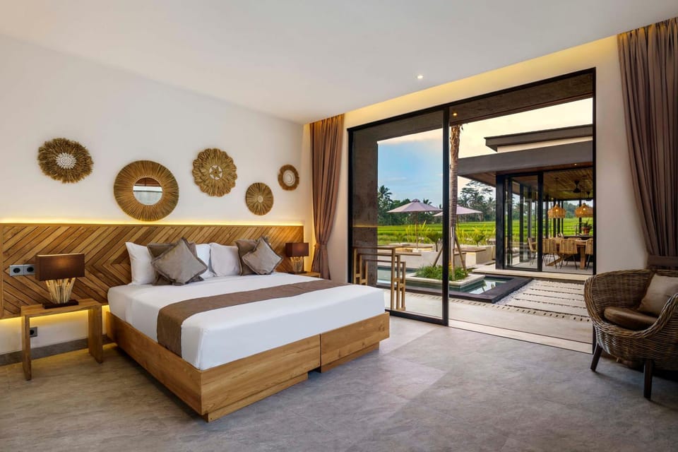 Bed, View (from property/room), Photo of the whole room, Seating area, Bedroom, air conditioner