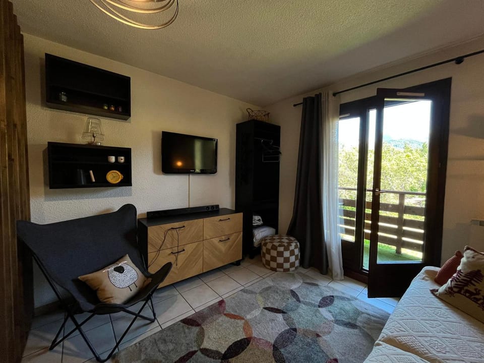 Studio chaleureux près télécabine avec parking et balcon - FR-1-624-94 Cabin in Morillon