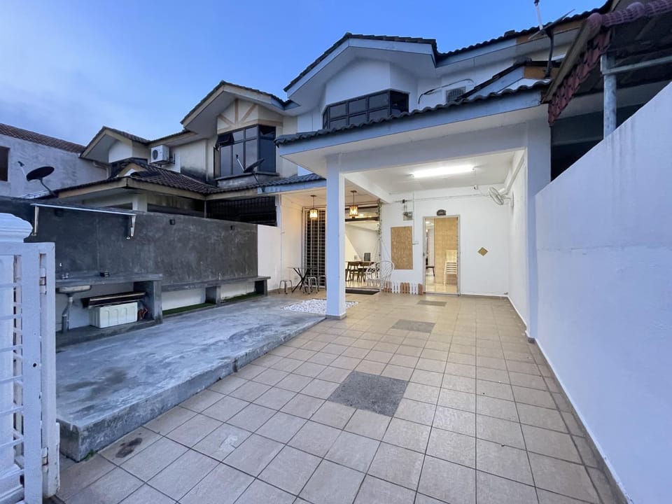 8min Port Dickson beach 17pax Pet Friendly Apartment in Port Dickson