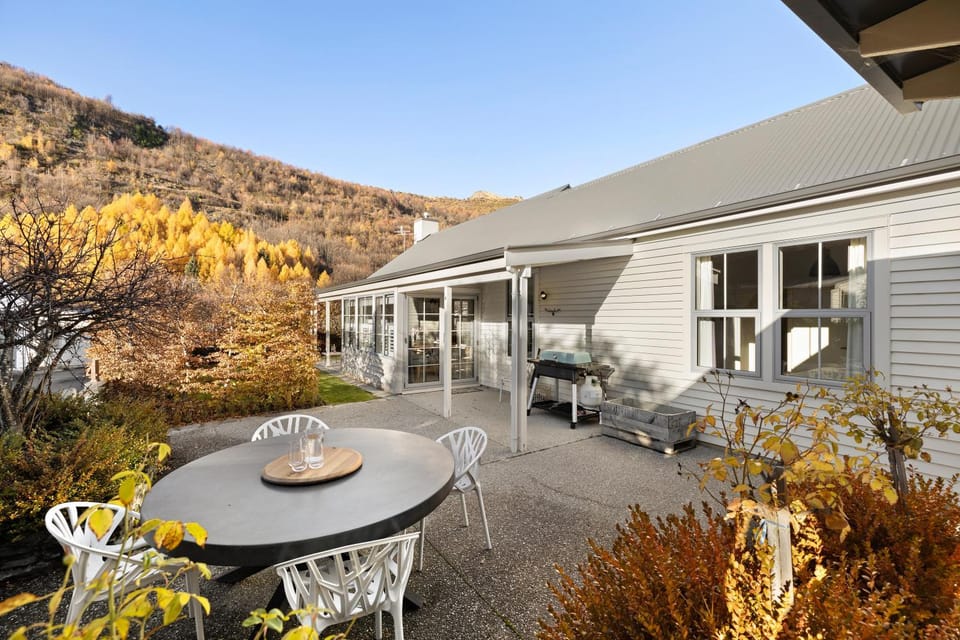 Patio, Natural landscape, BBQ facilities, Mountain view