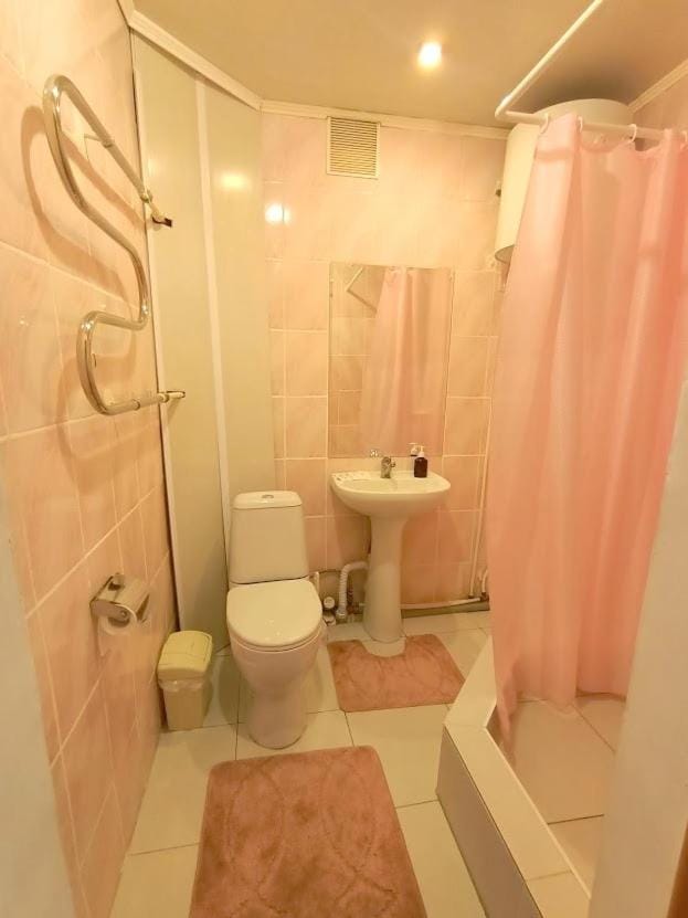 1 комнатные апартаменты на Ауэльбекова 138 Apartment in Kazakhstan