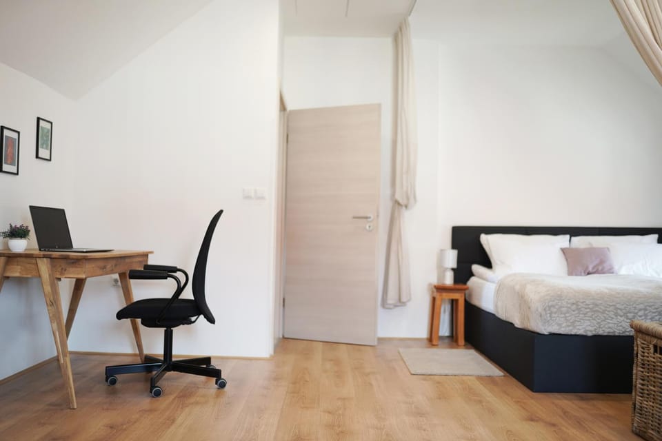 Bed, Photo of the whole room