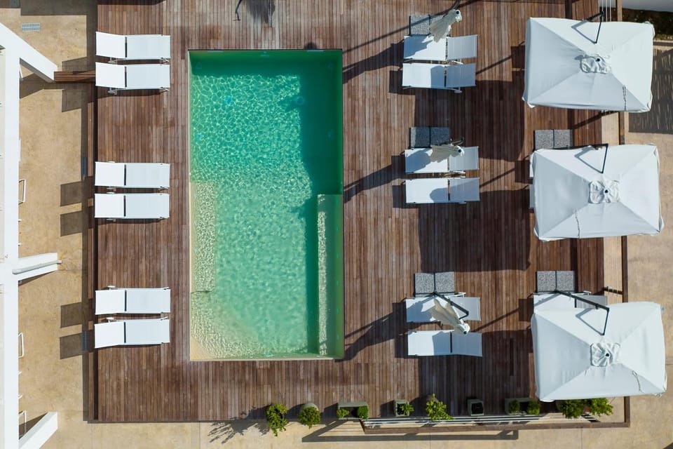 Floor plan, Pool view, Swimming pool