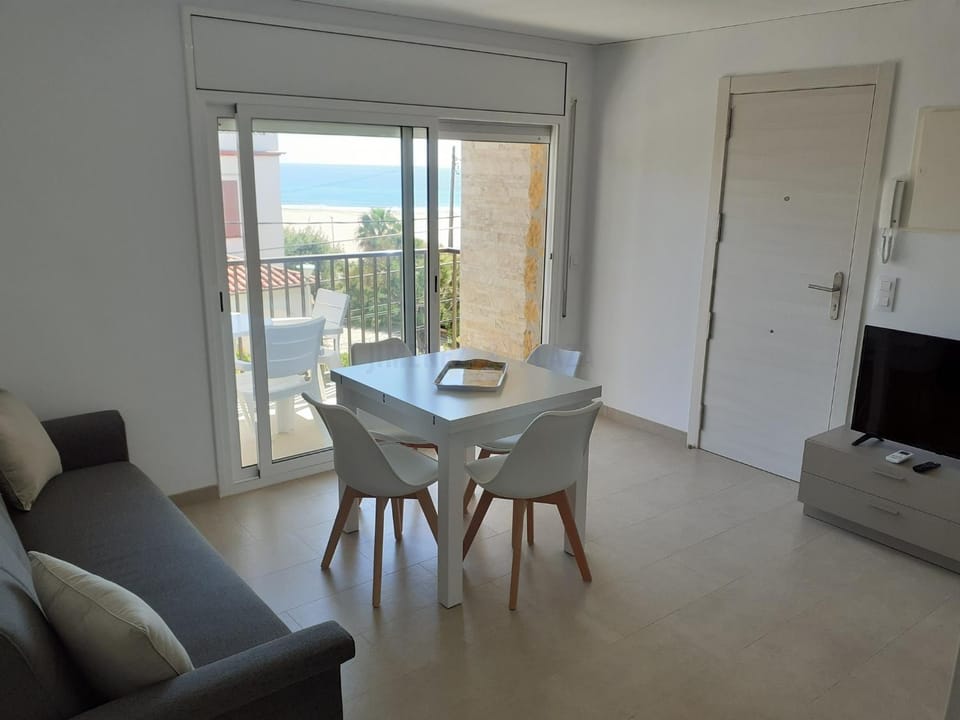 Living room, Dining area, Sea view