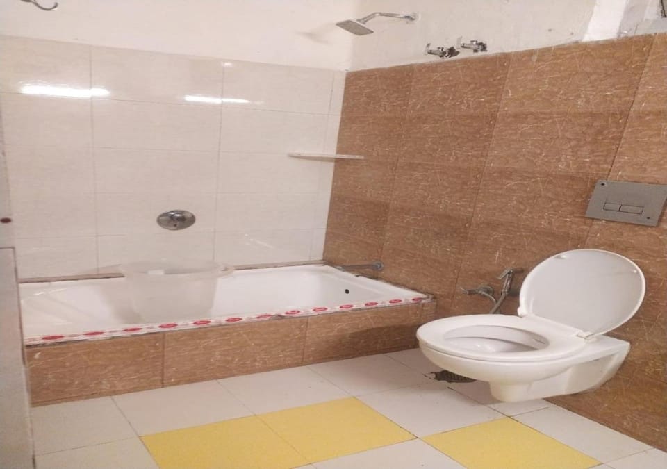 Shower, Toilet, Bathroom, Bath