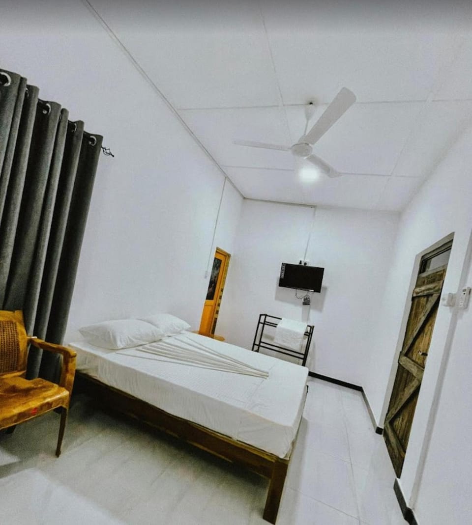 Bed, TV and multimedia, Photo of the whole room, Bedroom, air conditioner