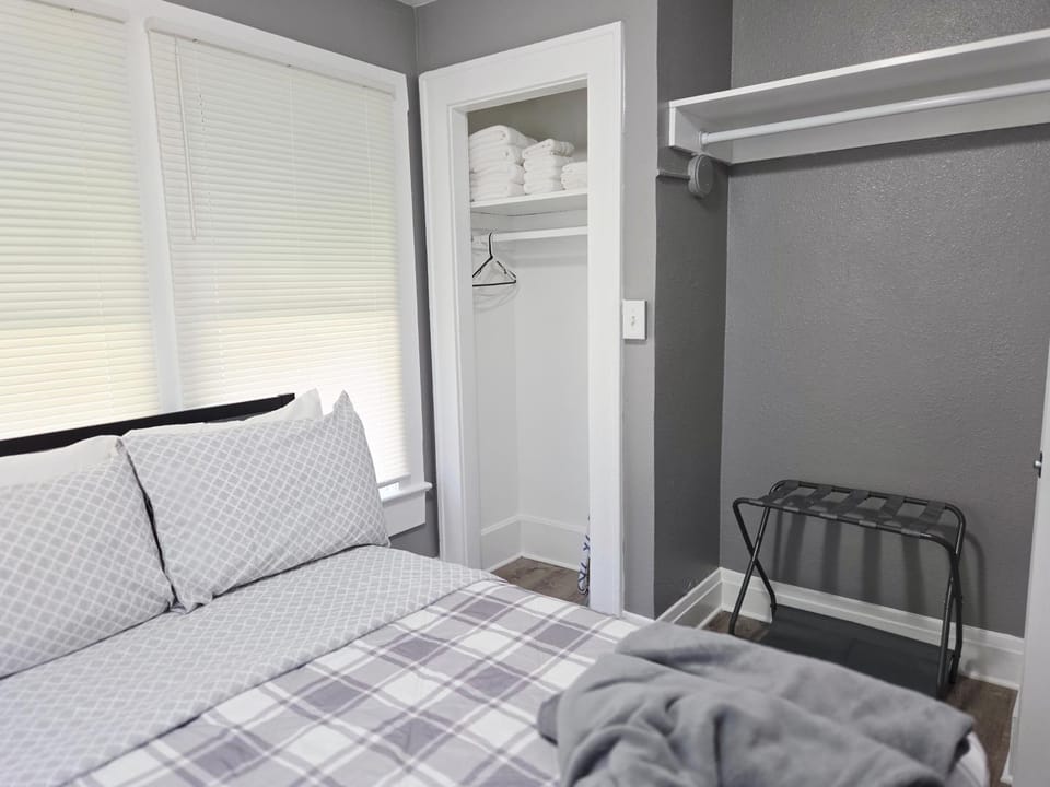 TWO BEDROOM HOME IN BEAUTIFUL DOWNTOWN LAKELAND Apartment in Lakeland