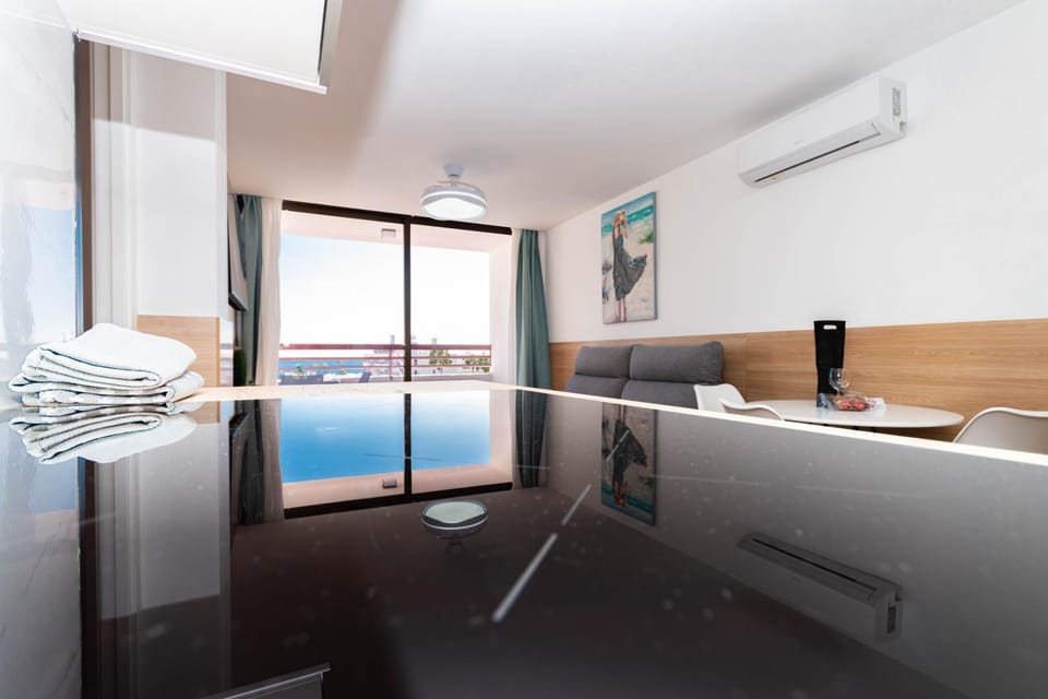 Balcony/Terrace, Living room