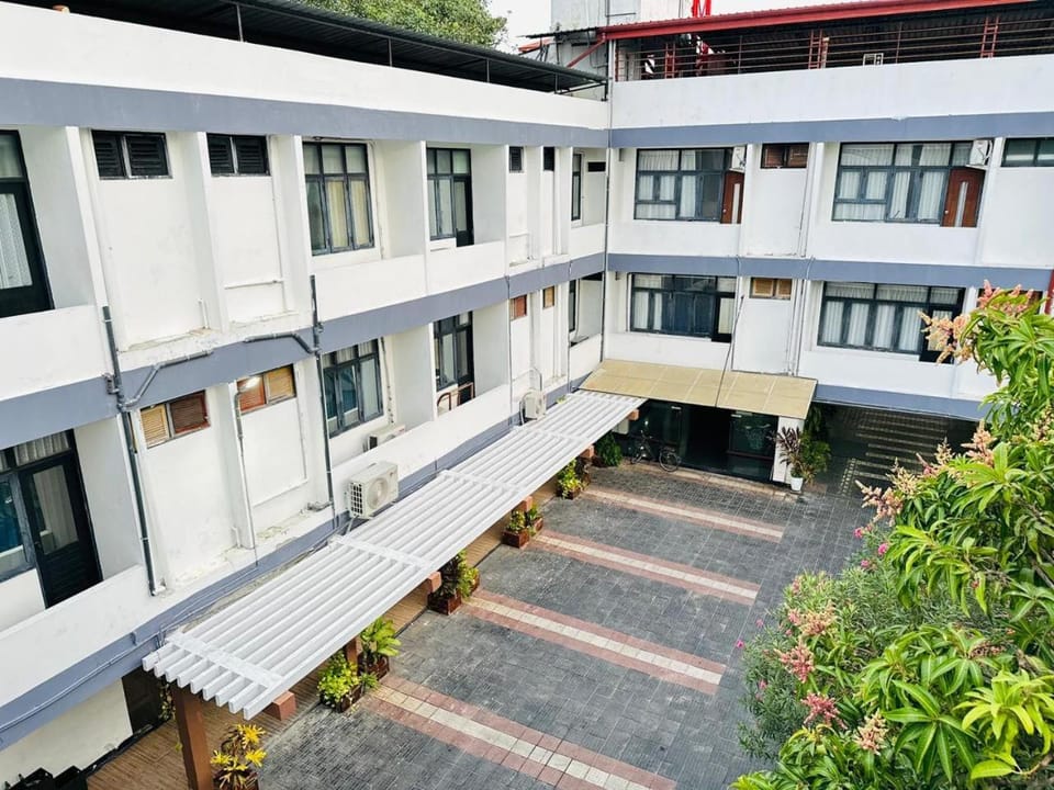 Subhas Tourist Hotel Hotel in Sri Lanka