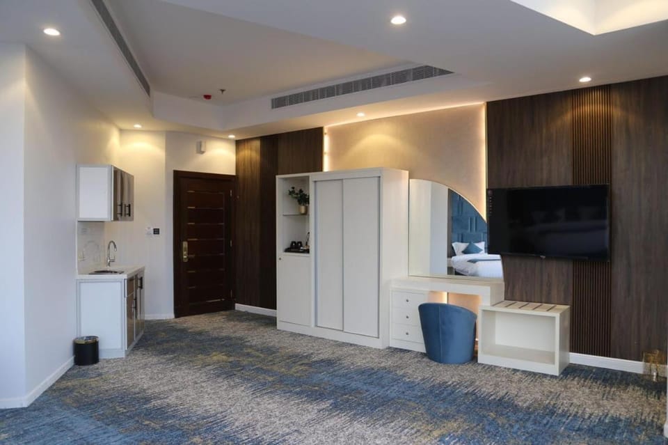 TV and multimedia, Bedroom, wardrobe