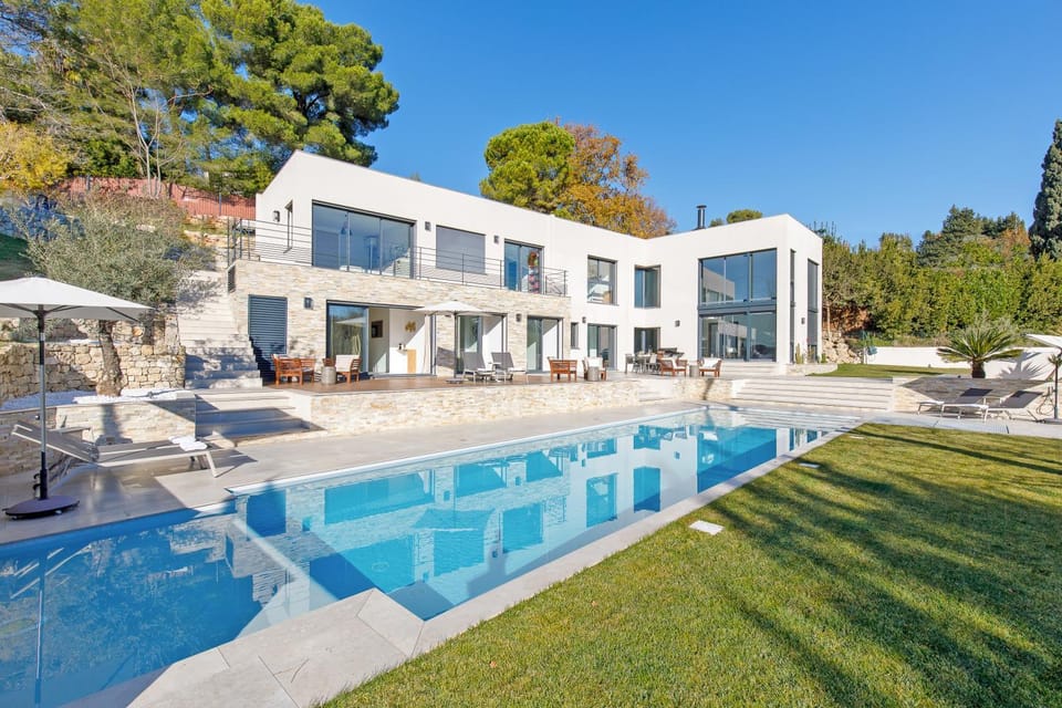 Property building, Swimming pool, Swimming pool