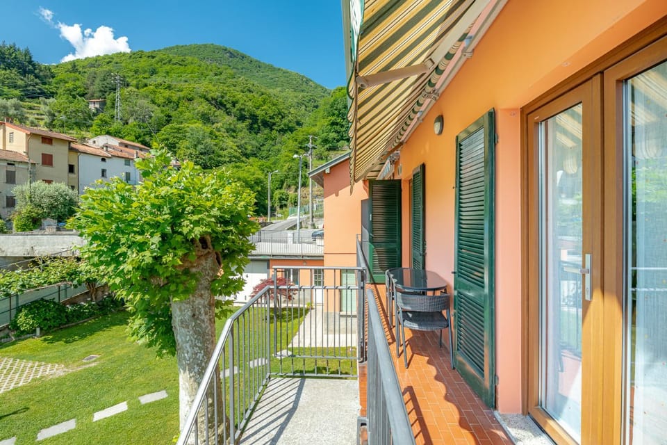 Panorama Lake Como Wi-Fi Parking Free Apartment in Province of Lecco