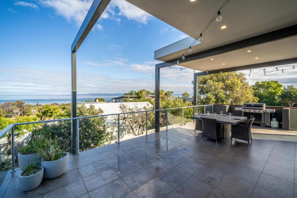 Patio, Day, Natural landscape, View (from property/room), Balcony/Terrace, Dining area, Sea view