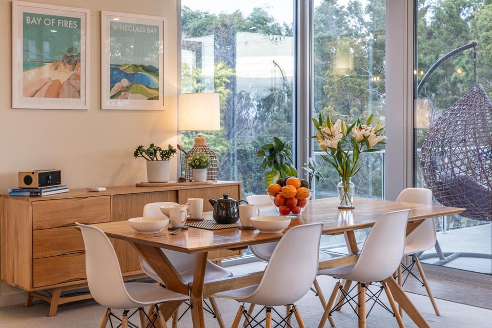 Seating area, Dining area