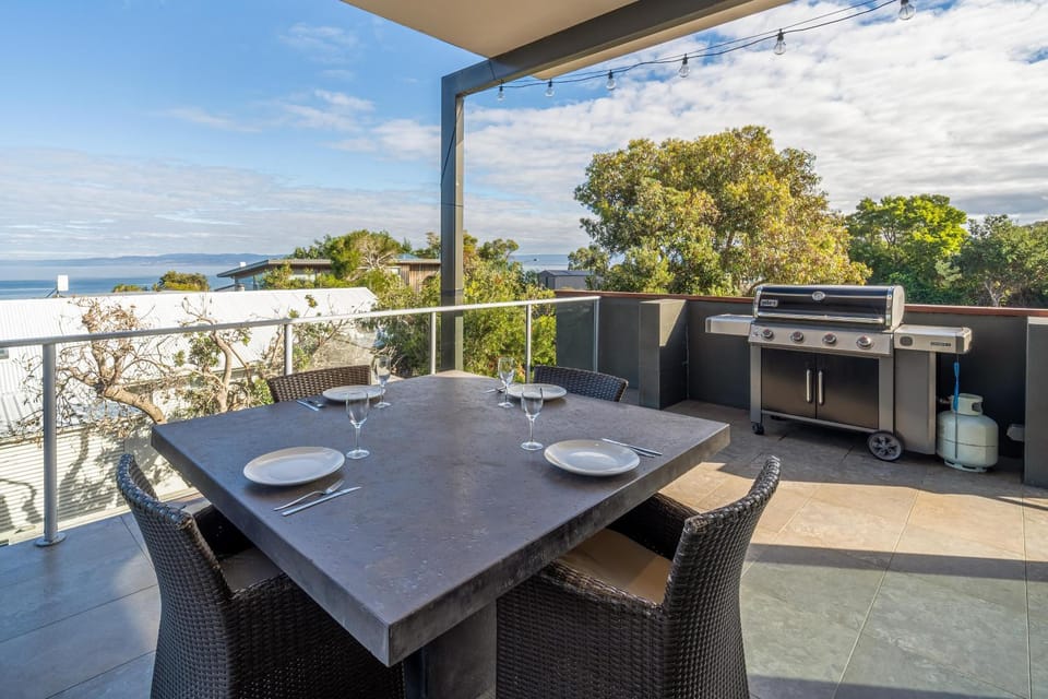 Patio, Day, Natural landscape, View (from property/room), Balcony/Terrace, Seating area, Dining area, Sea view