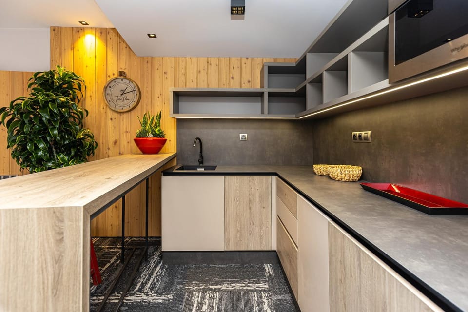 Kitchen or kitchenette