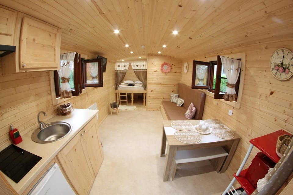 Bungalow confortable à Laragne-Montéglin avec vue montagne House in Provence-Alpes-Côte d'Azur