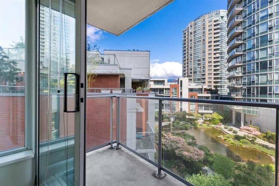 Balcony/Terrace, Lake view