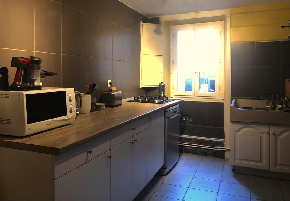 Kitchen or kitchenette