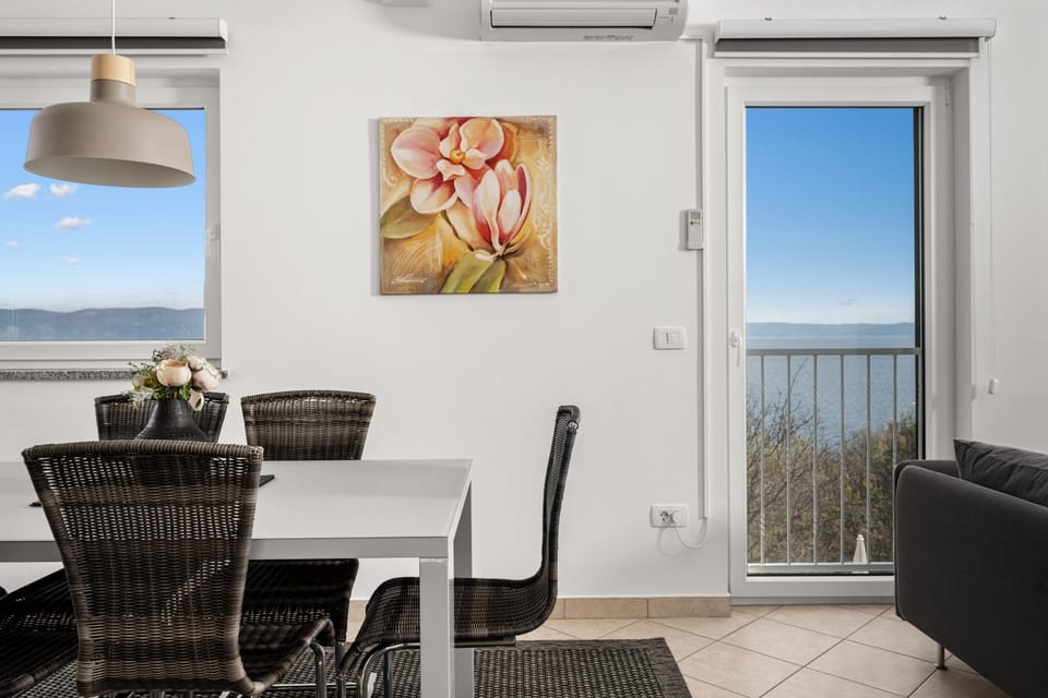 Dining area, Sea view