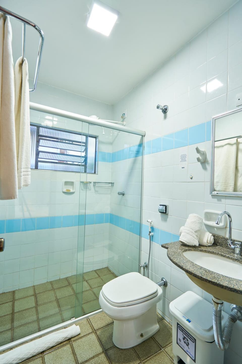 Shower, Bathroom, towels