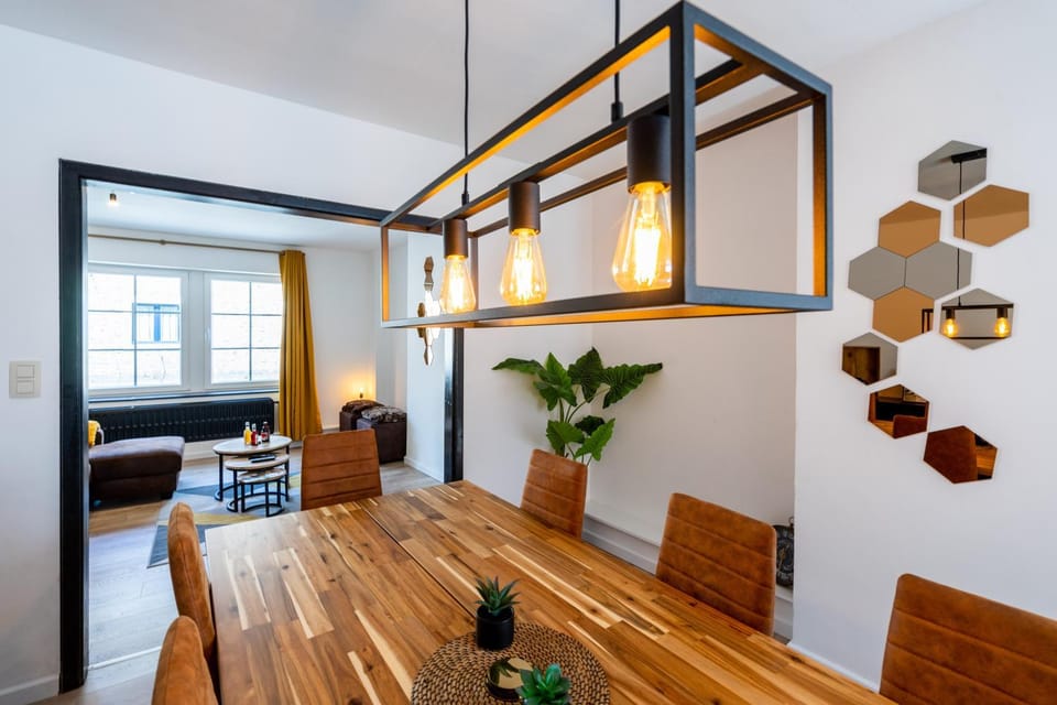 Decorative detail, Dining area, internet