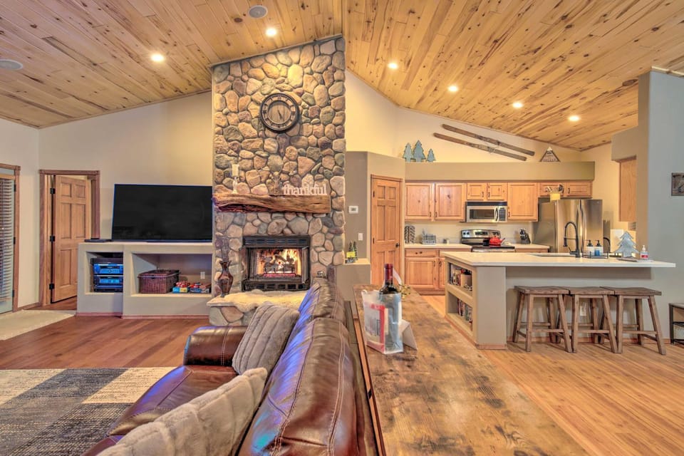 Torreon Cabin Escape - Relax, Recharge and Explore Cabin in Show Low