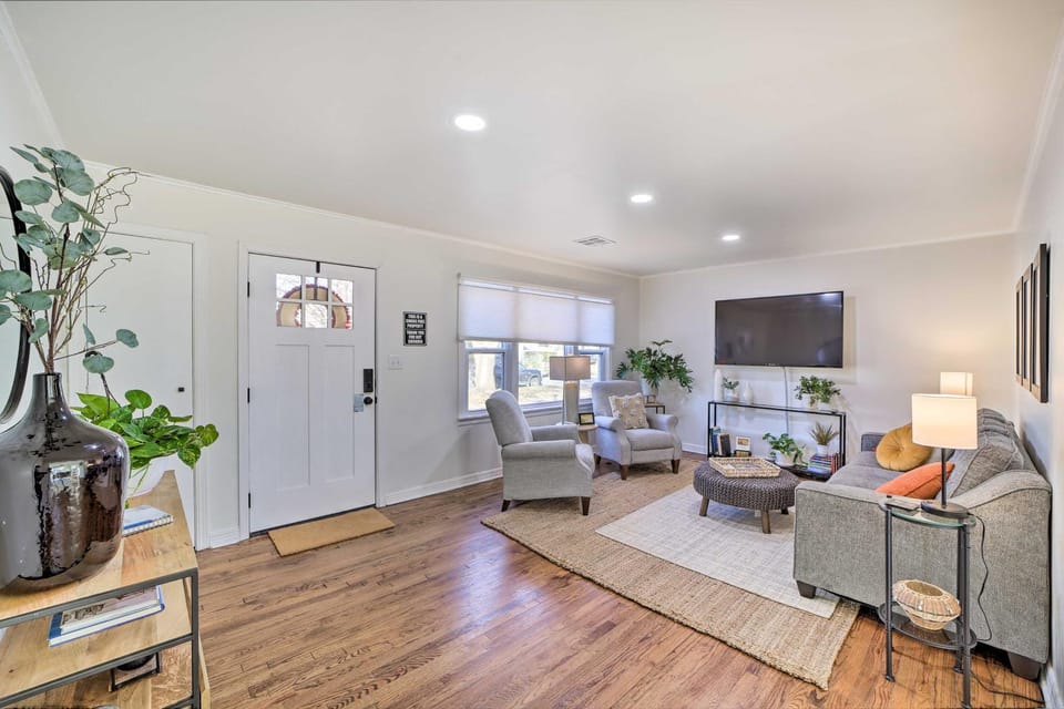 'The Boston Cottage' ~ 4 Mi to Downtown Tulsa House in Tulsa