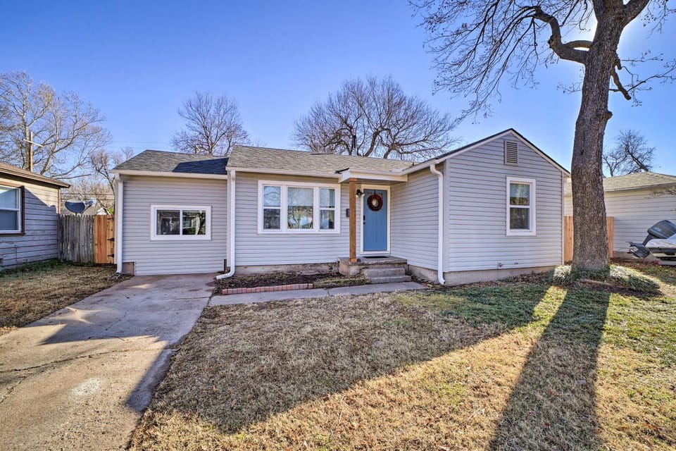 'The Boston Cottage' ~ 4 Mi to Downtown Tulsa House in Tulsa