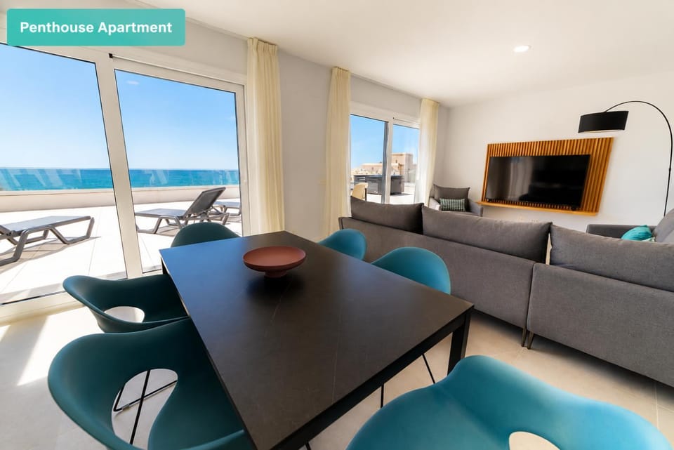 Communal lounge/ TV room, Living room, Dining area