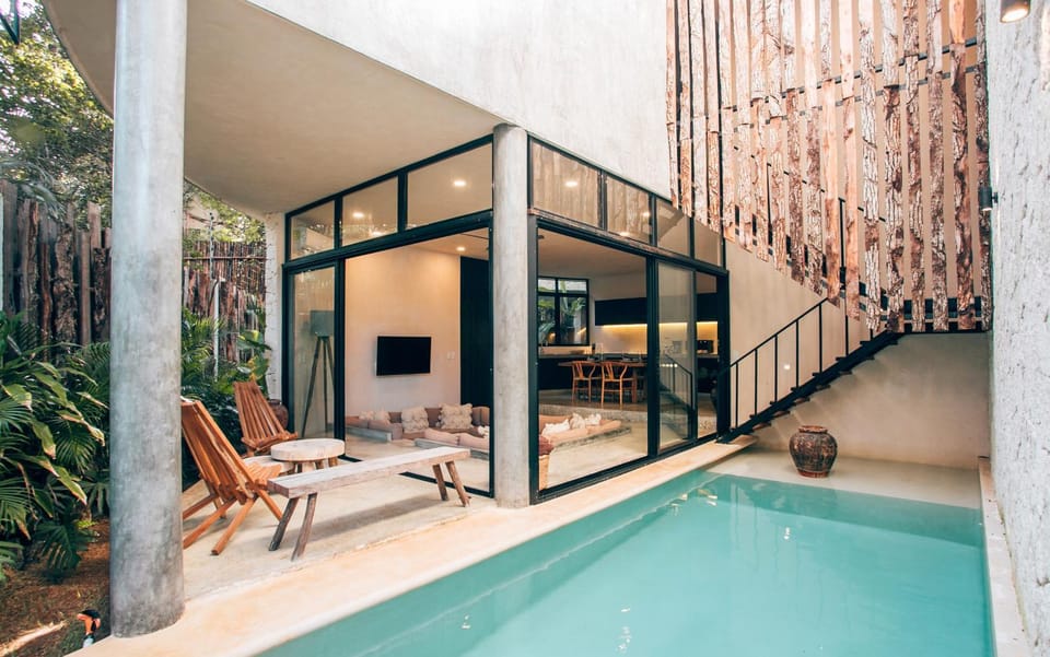 Property building, Patio, Balcony/Terrace, Pool view, Swimming pool, Swimming pool
