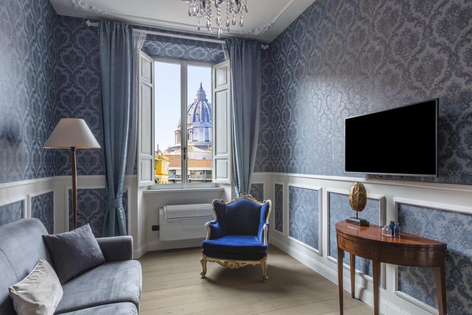 Communal lounge/ TV room, TV and multimedia, Living room, Lounge or bar, Seating area