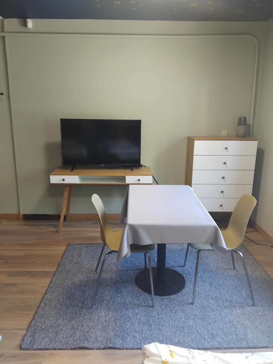 TV and multimedia, Seating area