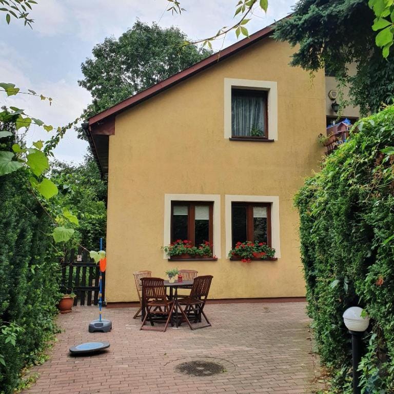 Property building, Patio, Facade/entrance