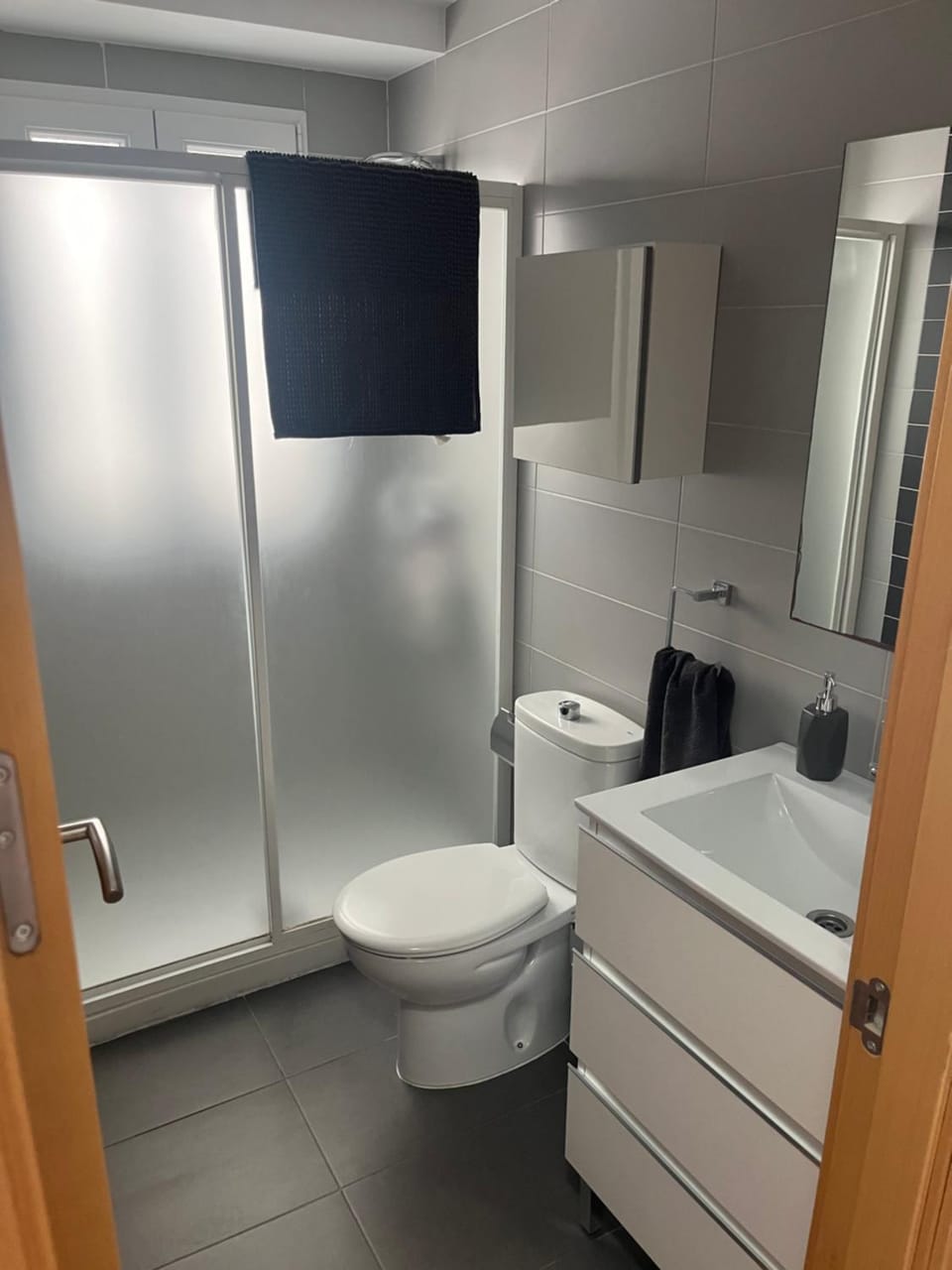 Shower, Toilet