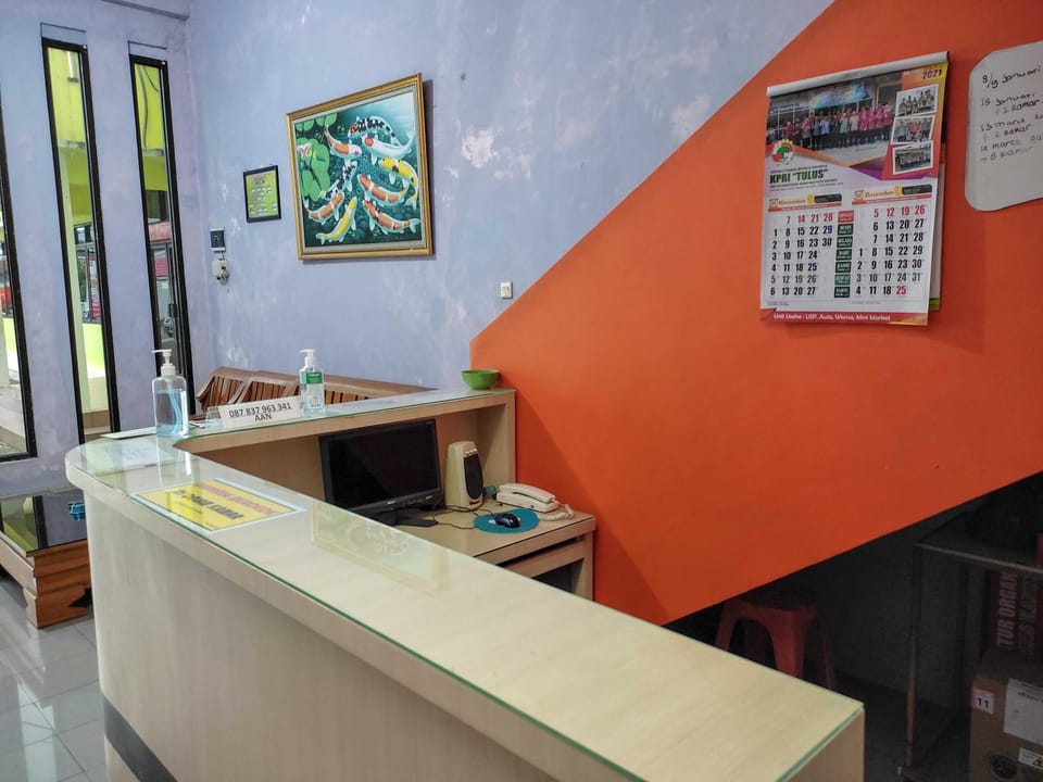 Wisma Tulus Syariah Kebumen Mitra RedDoorz Hotel in Indonesia